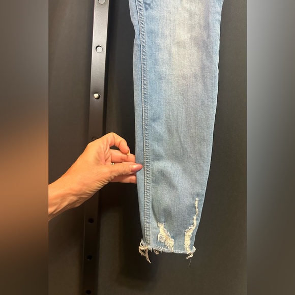 003 - Free People Distressed Cropped Jeans - Picture 6 of 7